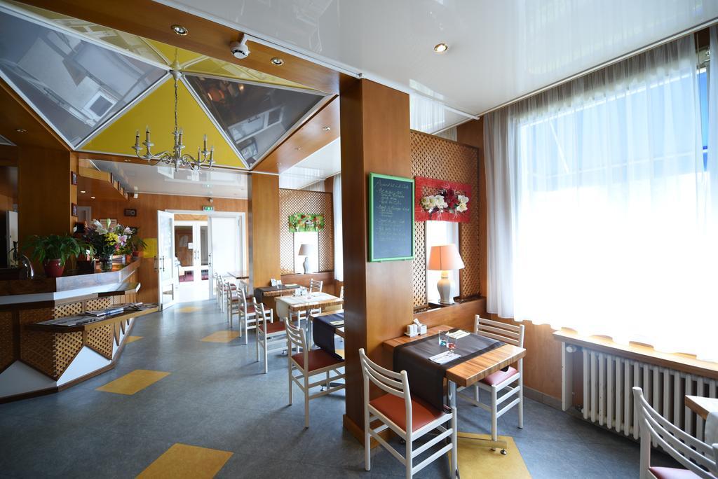 Hotel Continental Vierzon Exteriör bild